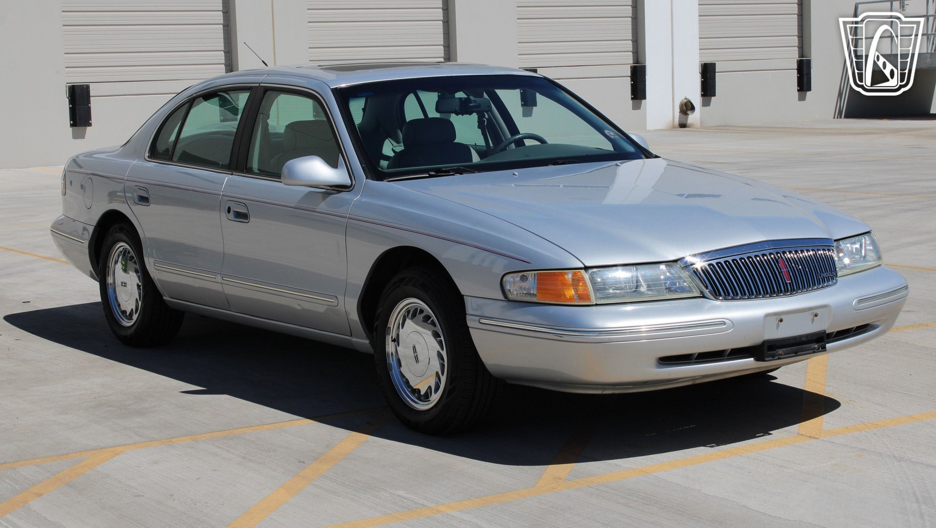 Used 1996 Lincoln Continental FWD image 3