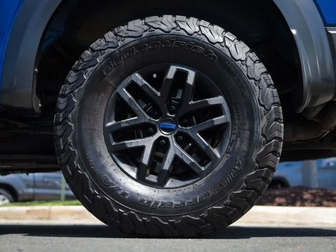 Used 2017 Ford F150 Raptor w/ Equipment Group 802A Luxury AWD/4WD image 25