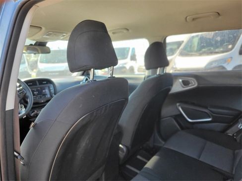 Used 2024 Kia Soul LX w/ Option Group 015 image 10