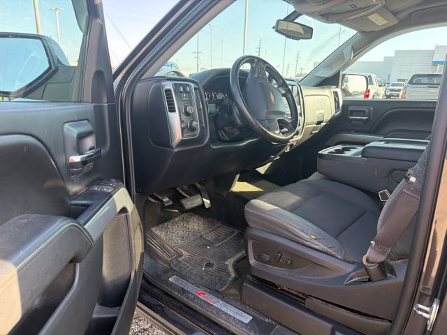Used 2015 Chevrolet Silverado 1500 LT w/ LT Convenience Package AWD/4WD image 6