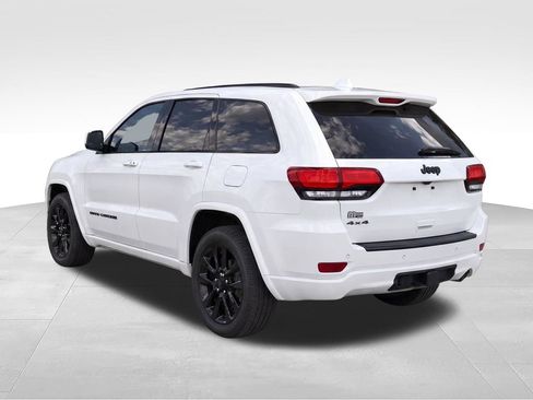 Used 2021 Jeep Grand Cherokee Laredo X AWD/4WD image 3