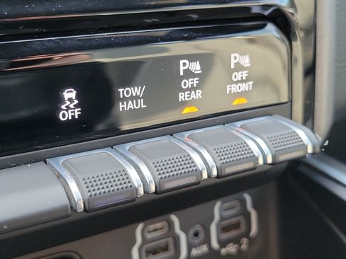 Used 2023 RAM 1500 Big Horn AWD/4WD image 31