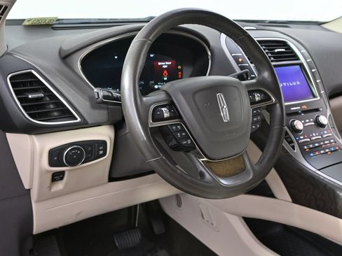 Used 2019 Lincoln Nautilus Reserve w/ Ultimate Package AWD/4WD image 11