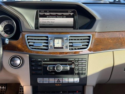 Used 2014 Mercedes-Benz E 350 4dr Sdn E 350 Luxury 4MATIC image 14