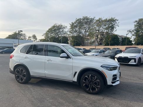 Used 2022 BMW X5 xDrive40i w/ Parking Assistance Package image 2