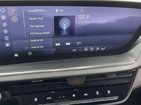 Used 2024 Buick Envision Preferred image 13