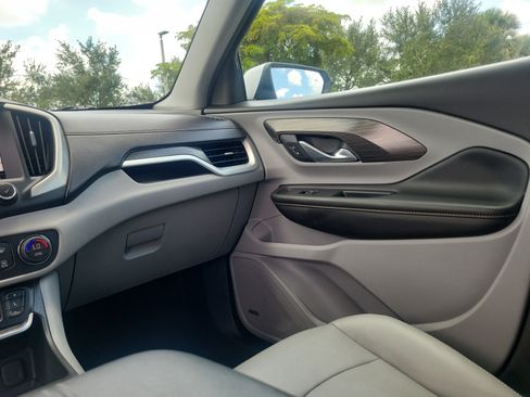 Used 2019 GMC Terrain SLT w/ Preferred Package FWD image 19