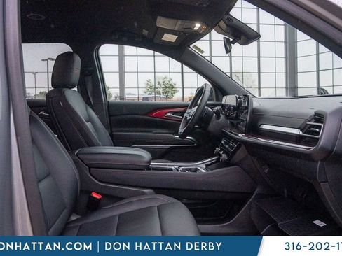 Used 2025 Chevrolet Traverse Z71 AWD/4WD image 24