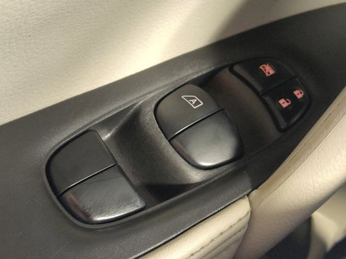 Used 2020 Nissan Rogue Sport SV FWD image 27