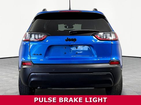 Used 2023 Jeep Cherokee Altitude Lux AWD/4WD image 5