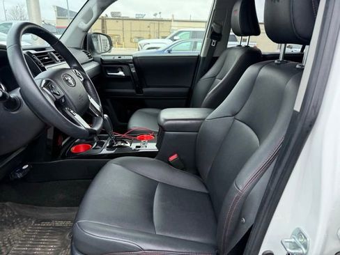 Used 2020 Toyota 4Runner Venture w/ Moonroof Package image 8