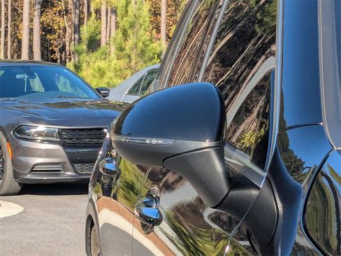 Used 2024 Mercedes-Benz GLC 300 GLC 300 image 9