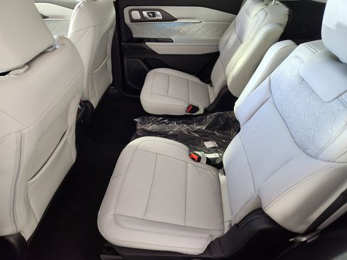 New 2026 Ford Explorer Platinum w/ LUX Leather Package AWD/4WD image 14