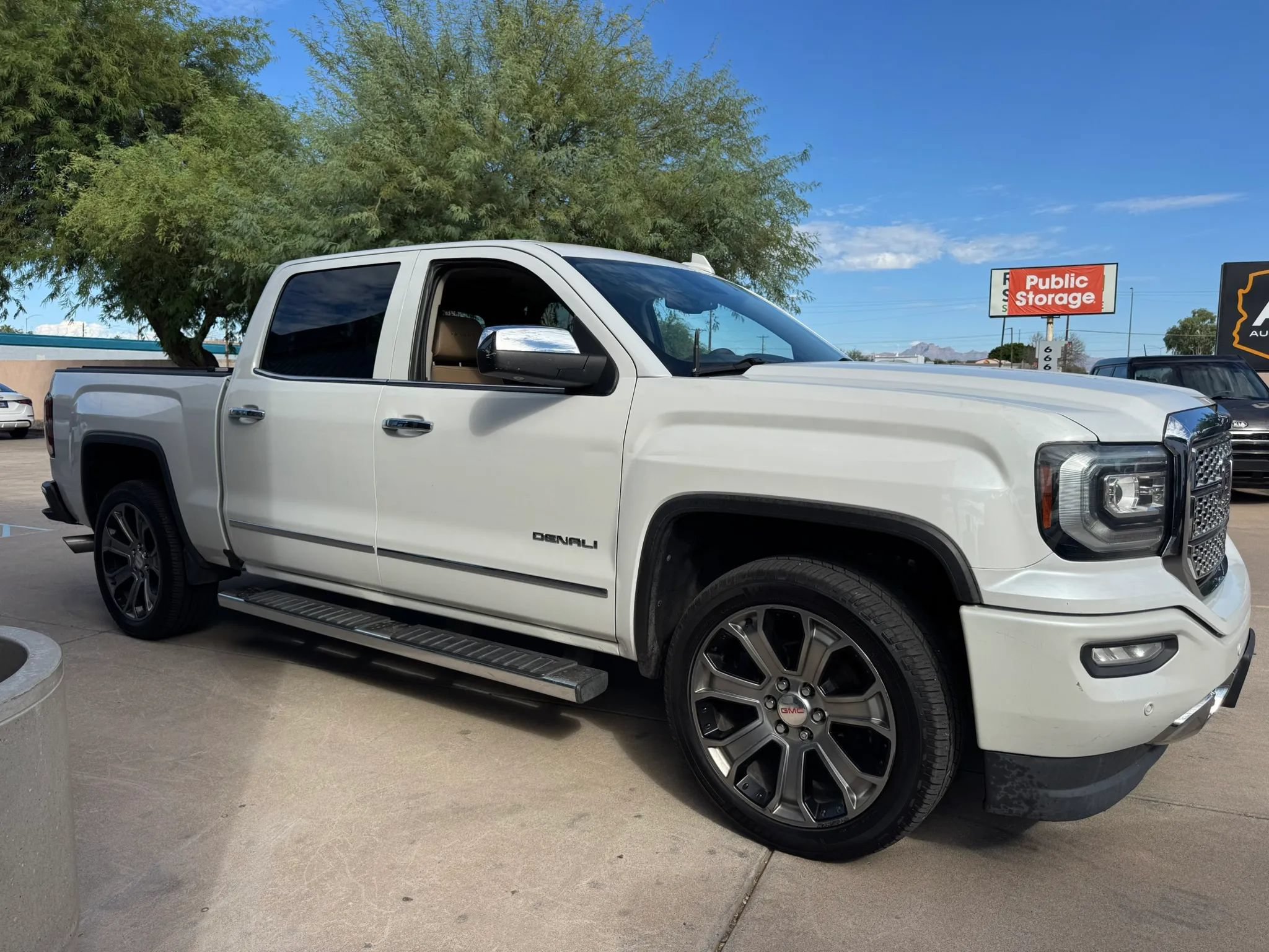 Used 2017 GMC Sierra 1500 Denali AWD/4WD image 4