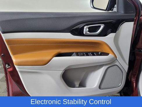 Used 2022 Jeep Compass Limited image 13