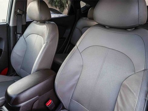 Used 2015 Hyundai Tucson Limited image 28