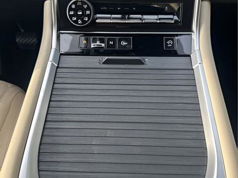 New 2026 Nissan Armada Platinum image 12