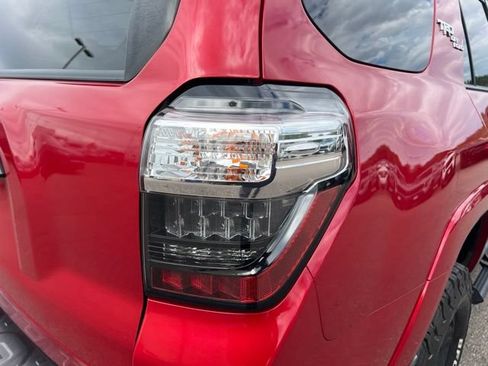 Used 2020 Toyota 4Runner TRD Off-Road Premium AWD/4WD image 12