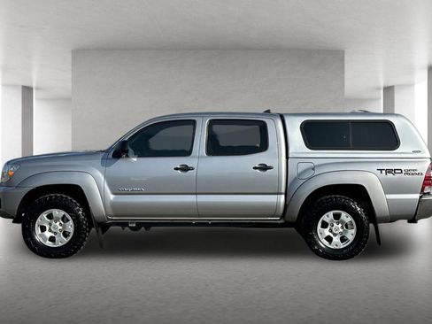 Used 2015 Toyota Tacoma 4x4 Double Cab w/ TRD Off-Road Package image 7