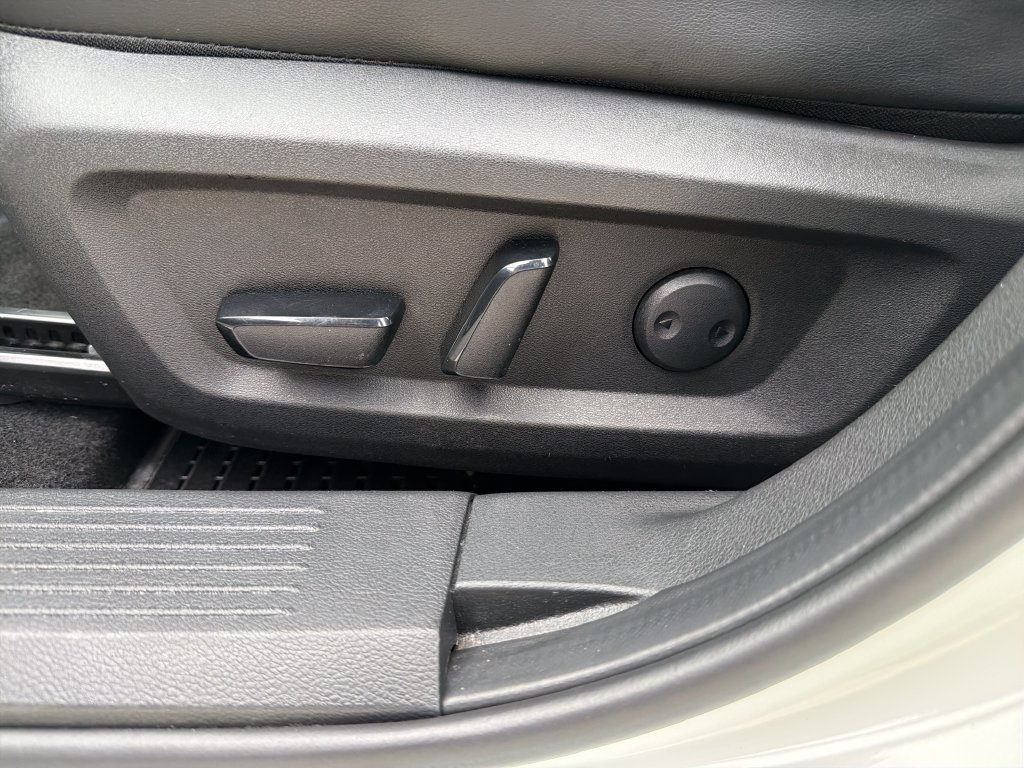 Used 2021 Nissan Rogue Platinum AWD/4WD image 16