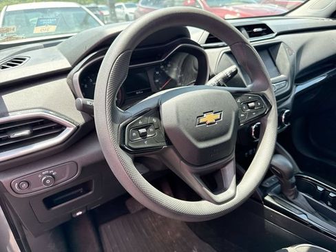 Used 2021 Chevrolet TrailBlazer LS FWD image 6