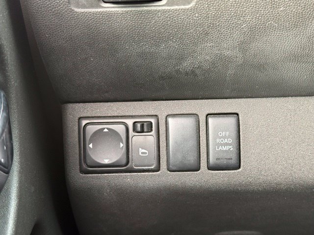 Used 2010 Nissan Xterra Off-Road AWD/4WD image 22
