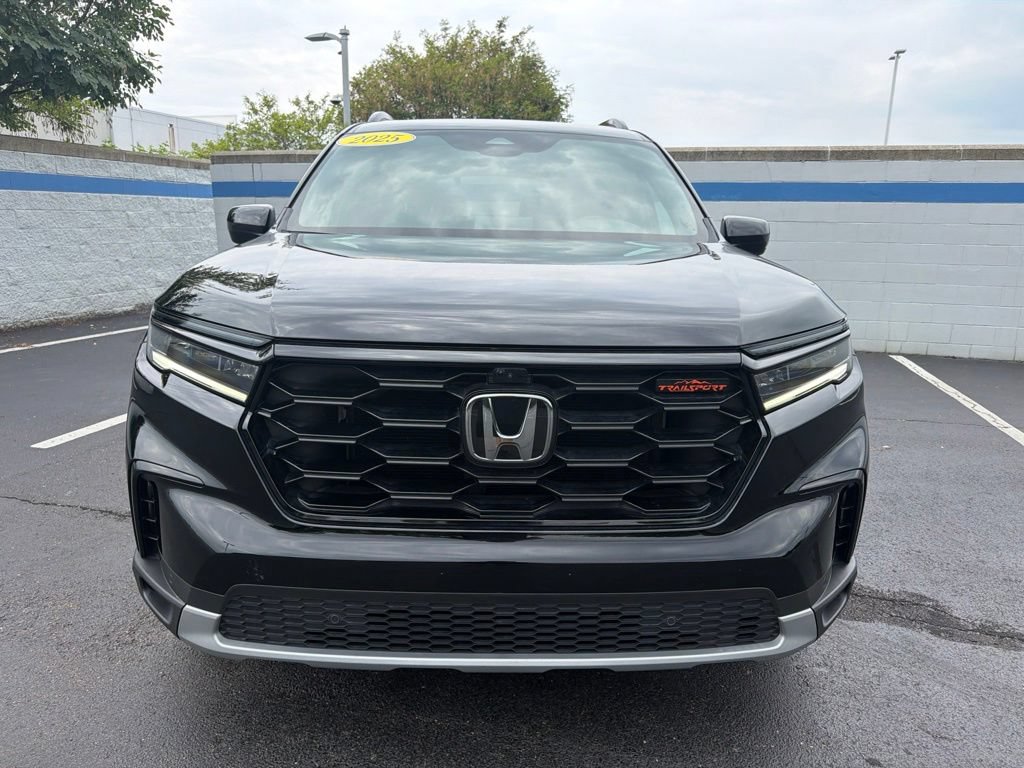 Certified 2025 Honda Pilot TrailSport image 8