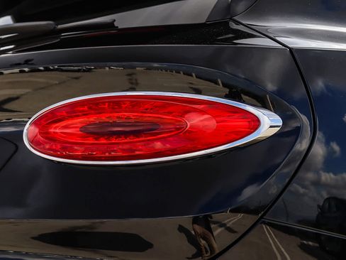 Used 2021 Bentley Bentayga image 10