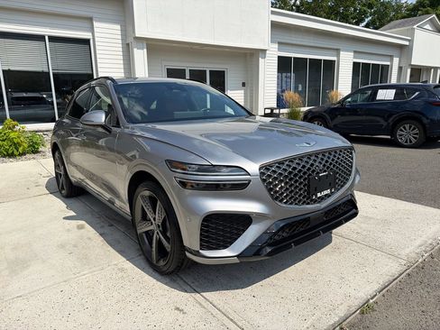 Used 2025 Genesis GV70 3.5T Sport w/ Sport Advanced Package AWD/4WD image 4