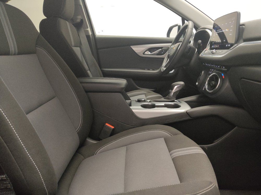 Used 2025 Chevrolet Blazer LT AWD/4WD image 21