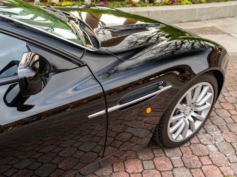 Used 2002 Aston Martin Vanquish RWD image 8