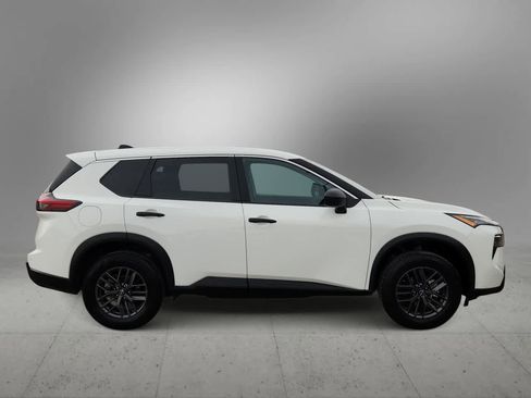 Used 2024 Nissan Rogue S image 9