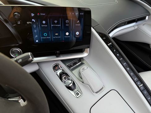 Used 2024 Chevrolet Corvette Stingray Premium Conv w/ Z51 Performance Package image 23