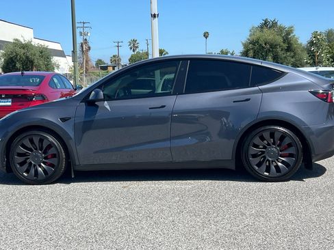 Used 2023 Tesla Model Y Performance AWD/4WD image 2