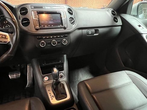 Used 2016 Volkswagen Tiguan R-Line FWD image 22