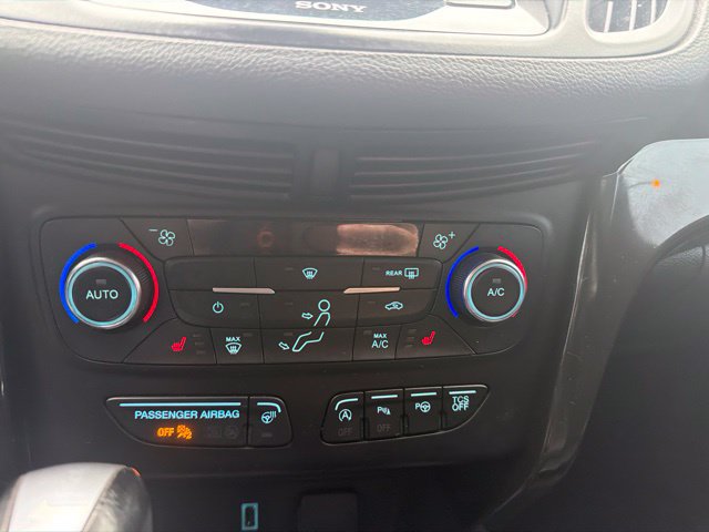 Used 2017 Ford Escape Titanium w/ Equipment Group 301A AWD/4WD image 21