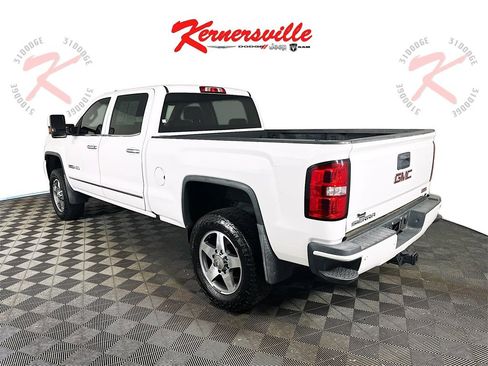Used 2017 GMC Sierra 2500 SLT w/ All Terrain HD Package image 5