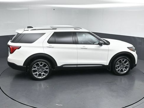 Certified 2025 Ford Explorer Platinum w/ Ultimate Package AWD/4WD image 55