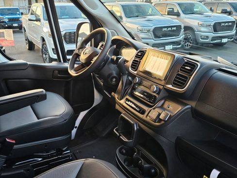 New 2026 RAM ProMaster 2500 w/ Quick Order Package 22G SLT image 12