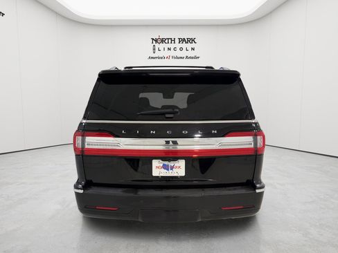 Used 2020 Lincoln Navigator Reserve w/ Equipment Group 208A Reserve AWD/4WD image 4