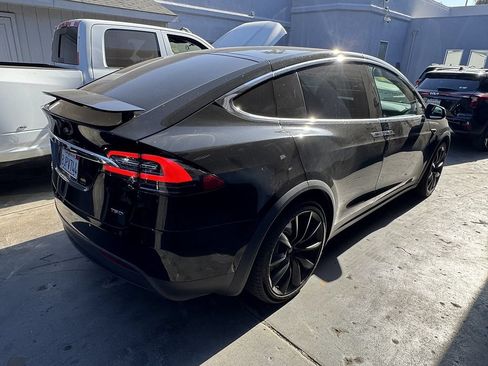 Used 2019 Tesla Model X 75D AWD/4WD image 4