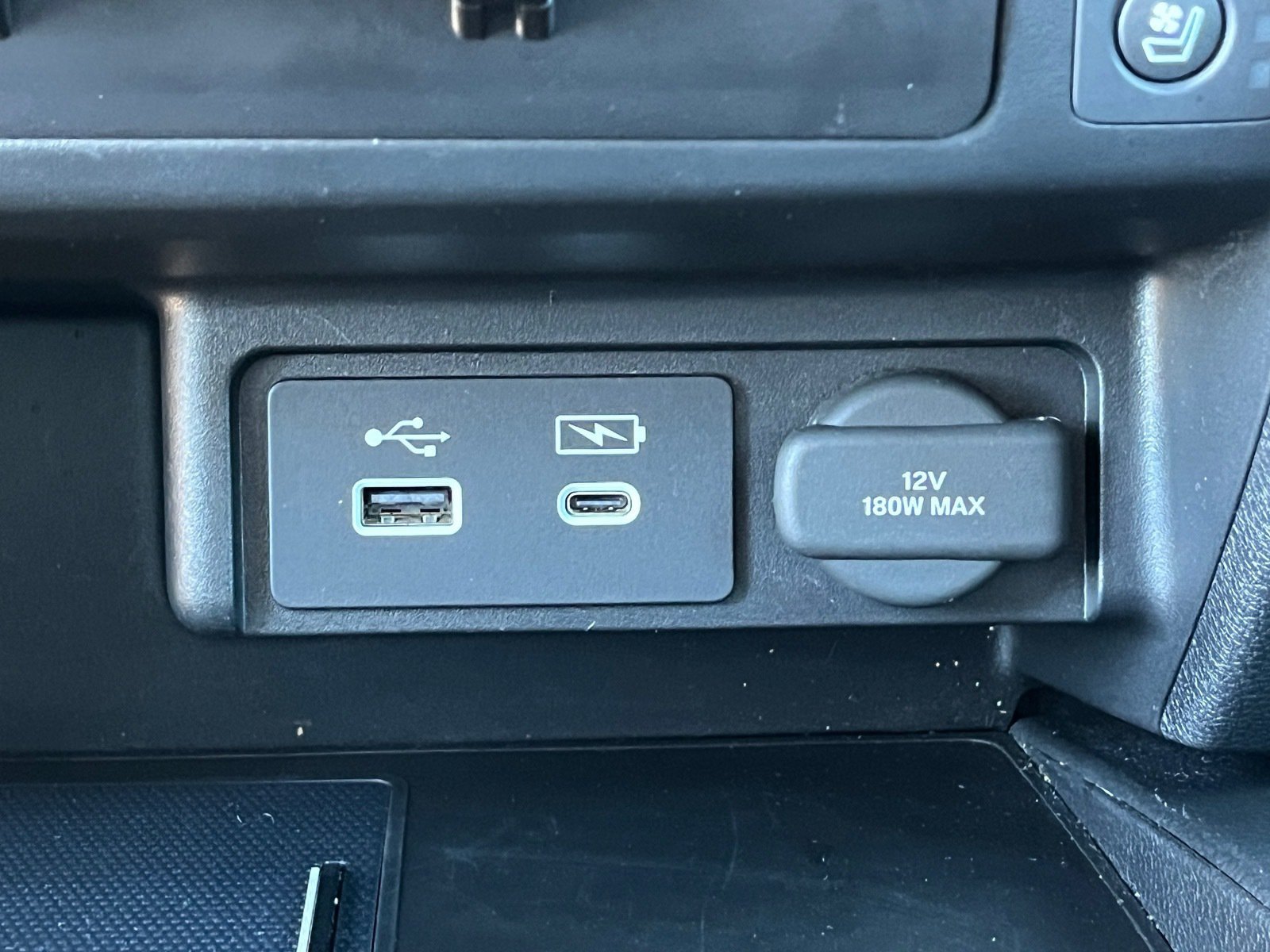 Used 2025 Honda Passport Black Edition image 23
