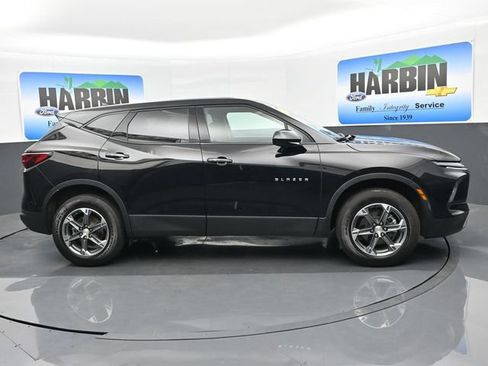 Used 2025 Chevrolet Blazer LT FWD image 7