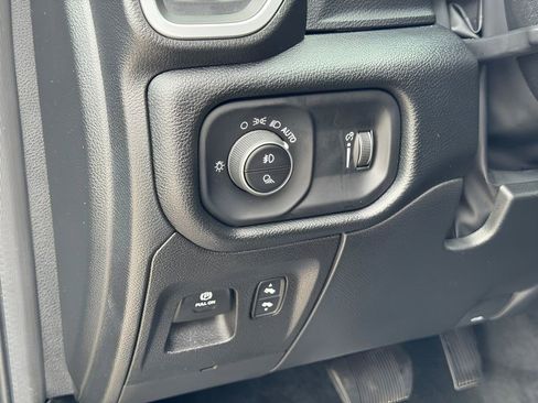 Used 2022 RAM 1500 Big Horn AWD/4WD image 14