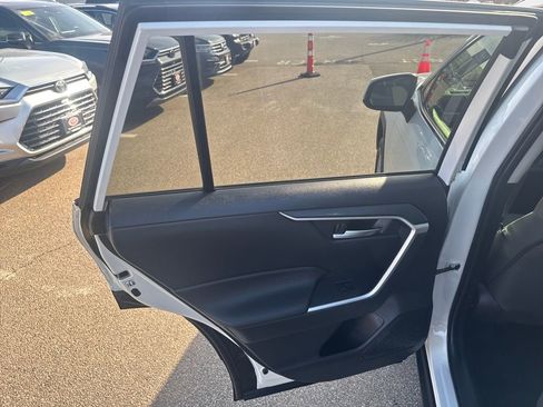 Used 2019 Toyota RAV4 XLE image 38
