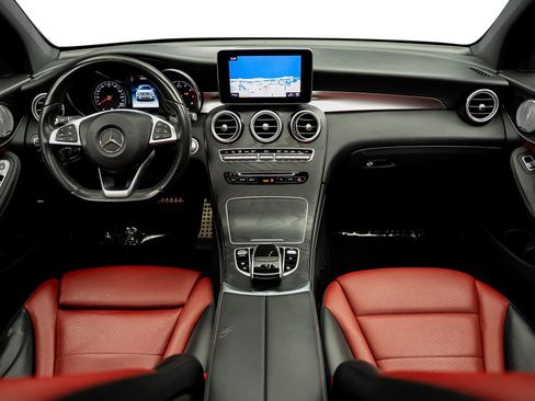 Used 2018 Mercedes-Benz GLC 300 4MATIC Coupe image 4