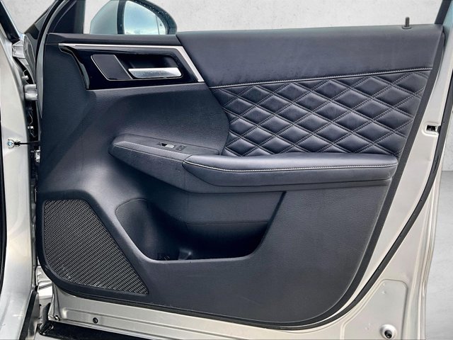 Used 2023 Mitsubishi Outlander SEL FWD image 19