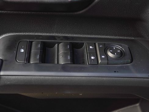 New 2025 Toyota Tacoma SR5 image 19