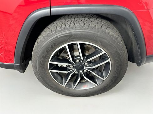 Used 2020 Jeep Grand Cherokee Trailhawk w/ Trailhawk Luxury Group image 11