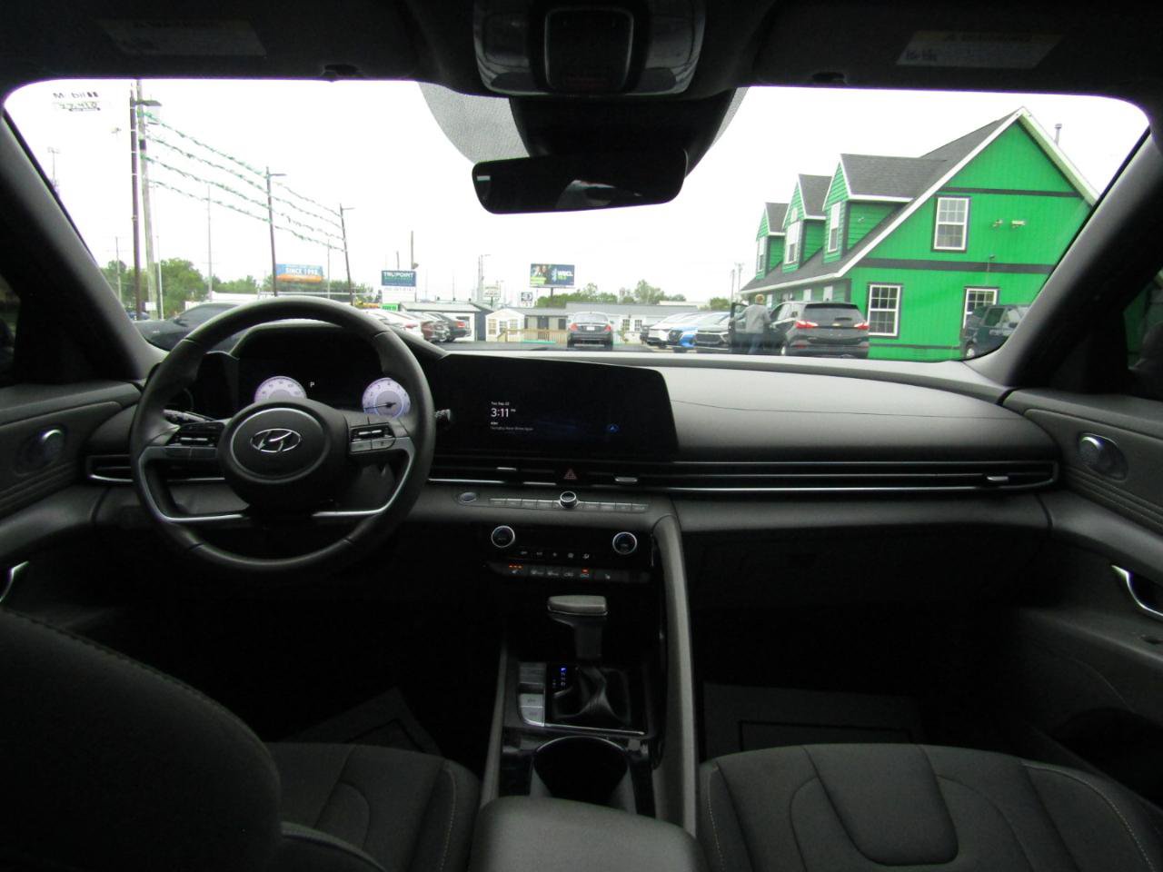 Used 2023 Hyundai Elantra SEL w/ Convenience Package FWD image 12